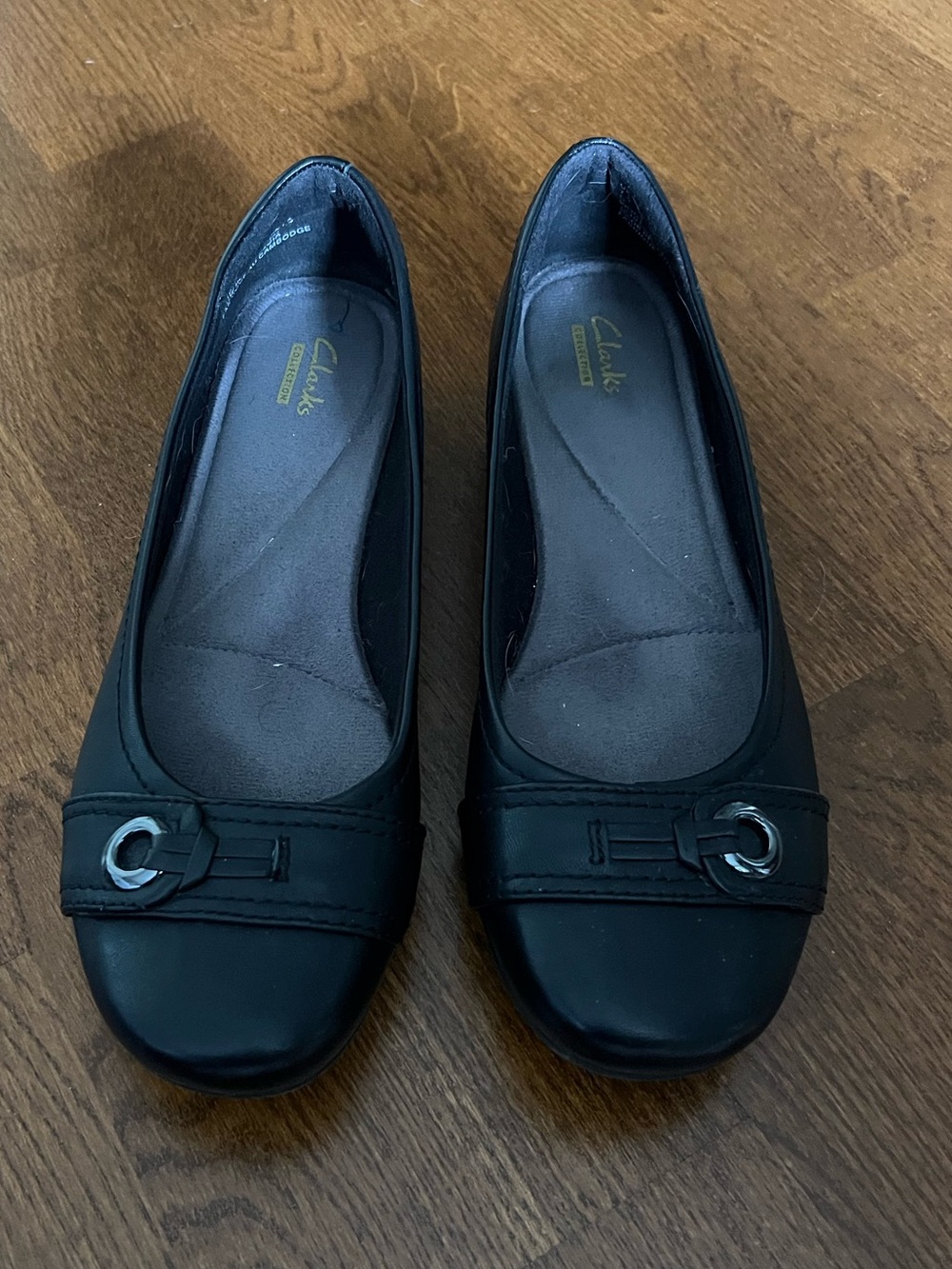 Clarks black leather ballet flats